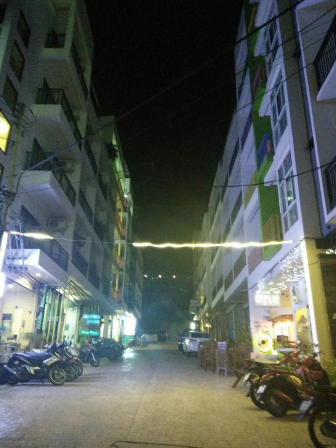 White Sky Boutique Patong Exterior foto