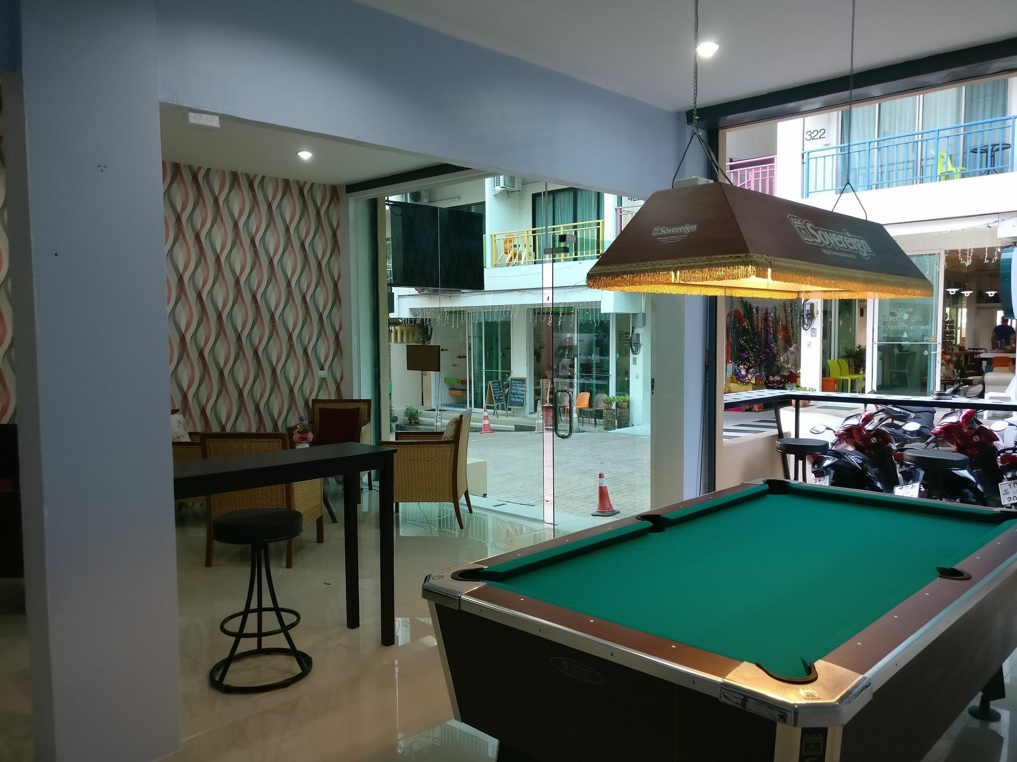 White Sky Boutique Patong Exterior foto